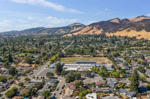 235 Grove Ave, Santa Rosa CA  95409-3813 exterior