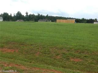 7106 Mcclay Dr, Kimesville, NC 27298-7512