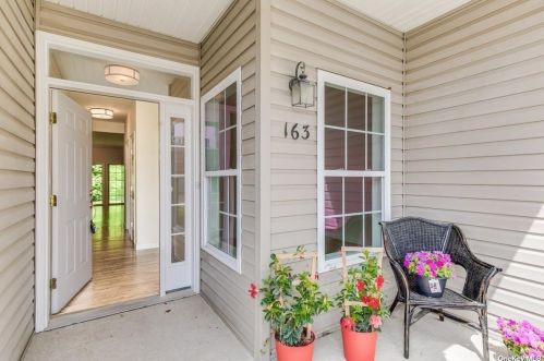 163 Ira Rd, Mount Sinai, NY 11766-3506