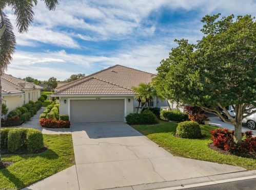 6948 Lone Oak Blvd, Naples, FL 34109-8877