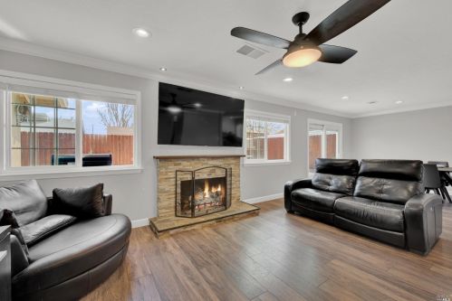 1250 Danfield Way, Vacaville CA  95687-5622 exterior