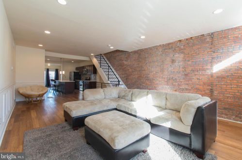 1338 22nd St, Philadelphia, PA 19146-4240