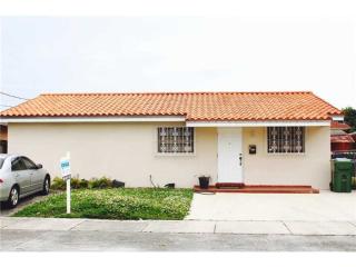 111 48th Ct, Miami, FL 33126-5115