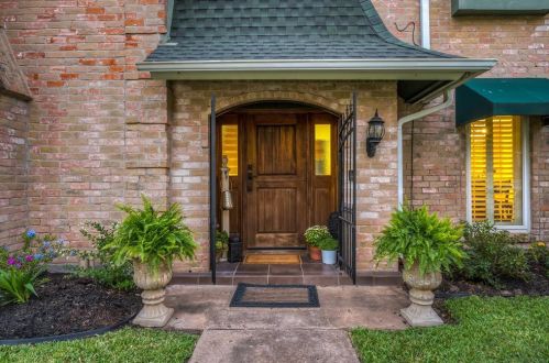 2304 Fairway Cir, Pearland, TX 77581-5120