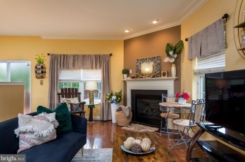 56 Green View Dr, Pottstown PA  19464-7501 exterior