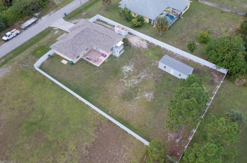 712 Hibiscus Ave, Lehigh Acres FL 33972-8000 exterior