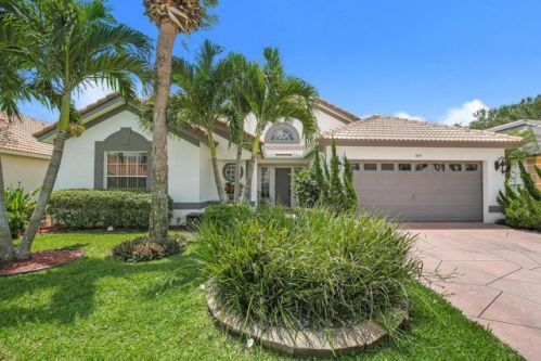 169 Cove Rd, West Palm Beach, FL 33413-2145