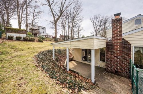 27 Greenview Dr, Jeannette PA  15644-9674 exterior