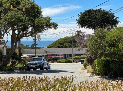 919 Walnut St, Del Monte Park, CA 93950-4717