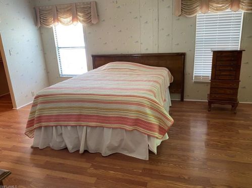 7280 Ladyfish Dr, Saint James City FL  33956-2745 exterior