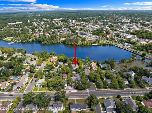 107 Lk Dr, Lakewood NJ  08701-3161 exterior