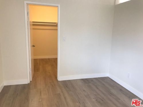 14902 Gilmore St, Van Nuys CA 91411-1423 exterior