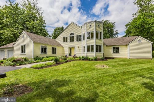 24 Andrews Ln, Princeton NJ  08540-7633 exterior