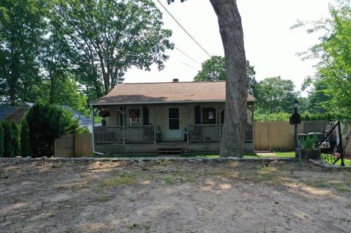 44 Pine Ave, Coventry, RI 02816-5928