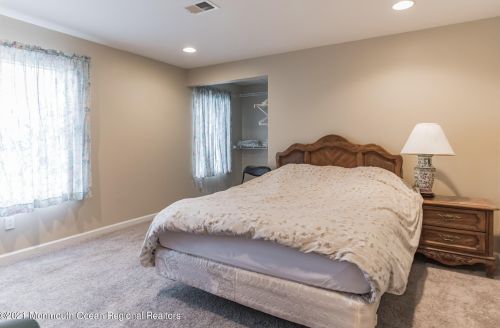 139 Princeton Oval, East Freehold NJ  07728-5338 exterior