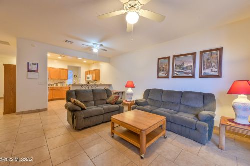 429 Deerwood Ln, Green Valley, AZ 85614-3538