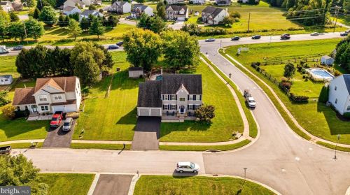 101 Stoneridge Pl, Bear DE  19701-1952 exterior