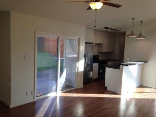 3516 Southridge Dr, Austin TX  78704-7745 exterior