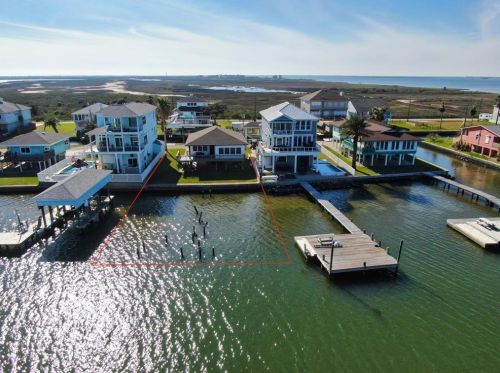 1214 Skipper Dr, Galveston TX  77554-6346 exterior