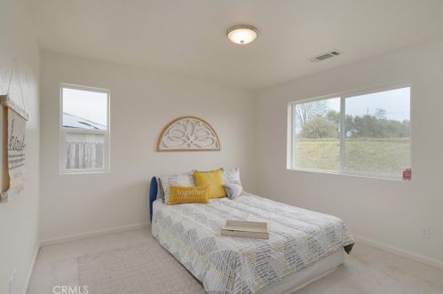 61 La Cresenta Dr, Oroville CA  95965-3510 exterior