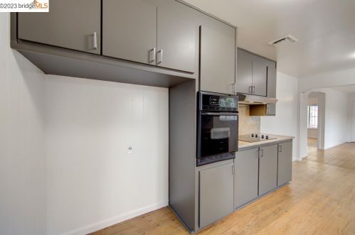 1136 92 Ave, Oakland CA 94603-1358 exterior