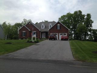 324 Westwoods Ct, Schenectady, NY 12303-3514