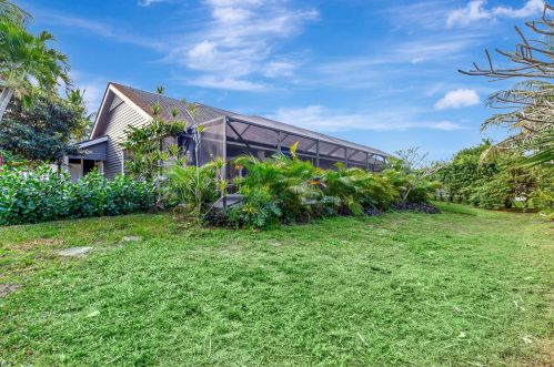 10440 Jupiter Narrows Dr, Hobe Sound FL 33455-3254 exterior