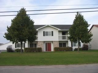 60 Snell Rd, Oshkosh WI  54901-1258 exterior
