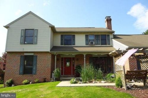 827 White Oak Ln, Dauberville, PA 19533-9129