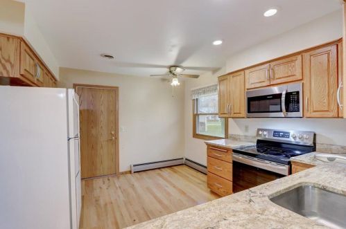 2335 Graylog Ln, Waukesha WI  53151-2921 exterior