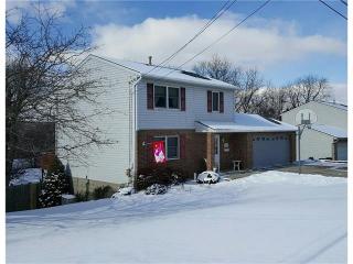 912 8th Ave, Conway, PA 15027-1306