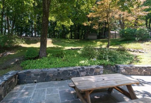 128 Underhill Rd, Crotonville NY  10562-4409 exterior