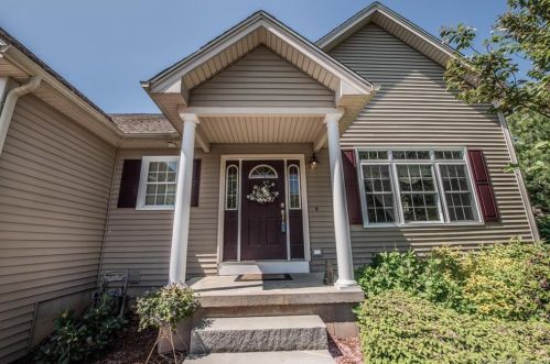 58 Laurel Rdg, East Hampton, CT 06424-1517