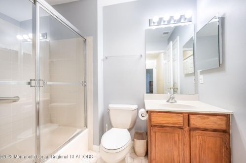 21 Pine Hollow Ln, Lakewood NJ  08701-5714 exterior