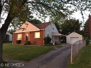 41 16th St, Campbell, OH 44405-1928