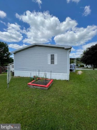 22 Meadow Run Pl, Harrisburg PA  17112-3363 exterior