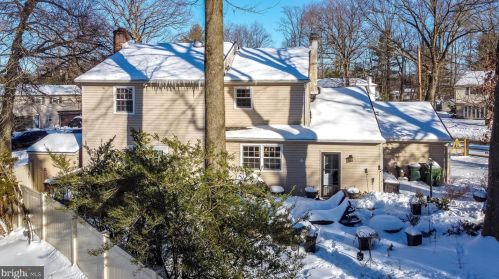 1202 Dundee Dr, Dresher PA 19025-1643 exterior