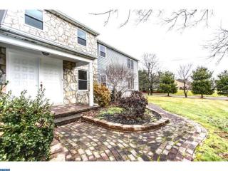 70 Ridge Cir, Langhorne, PA 19053-1598