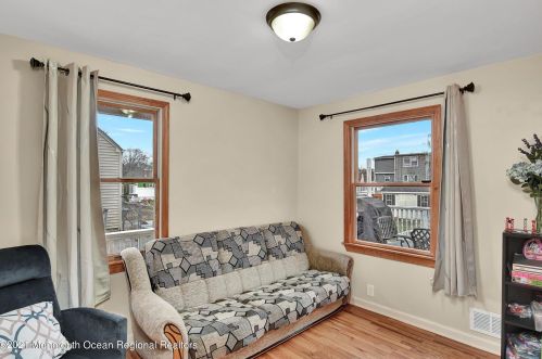 26 Northfield Ave, East Brunswick NJ  08816-3031 exterior