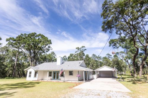 6050 Wild Rose Ln, Pensacola, FL 32526-7828