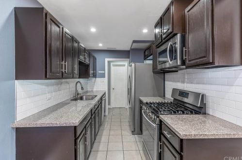 282 Hill St, Lake Elsinore CA  92530-3926 exterior