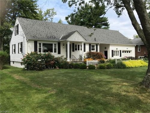 849 Georgia Ave, Vermilion, OH 44001-2745