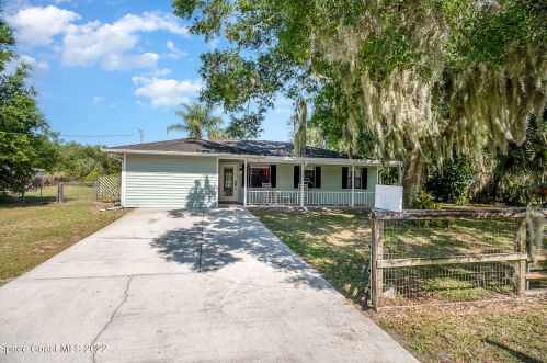 3453 Brevard Rd, Mims, FL 32754-5532