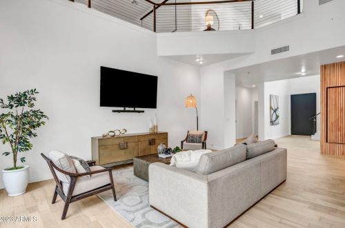 7627 22nd St, Phoenix AZ  85020-4706 exterior