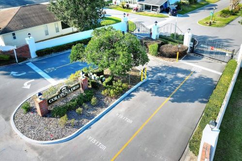 4826 Colonnades Cir, Lakeland FL  33811-1526 exterior