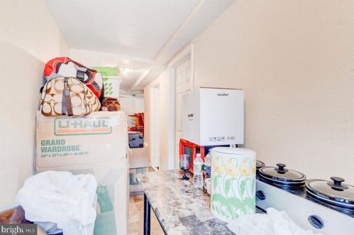 6617 Guyer Ave, Philadelphia PA 19153-2406 exterior