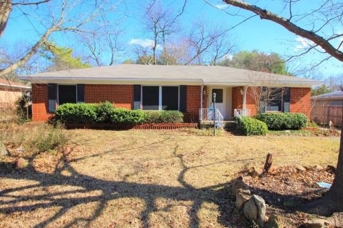 200 Melrose Ln, Lancaster, TX 75146-2214