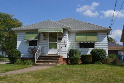 6403 Westminster Dr, Cleveland, OH 44129-4901