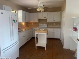 8629 Yukon Ct, Saint James City, FL 33956-3042