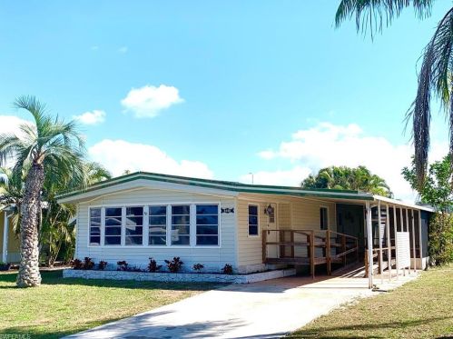 9305 Knight Rd, Bonita Springs, FL 34135-6563